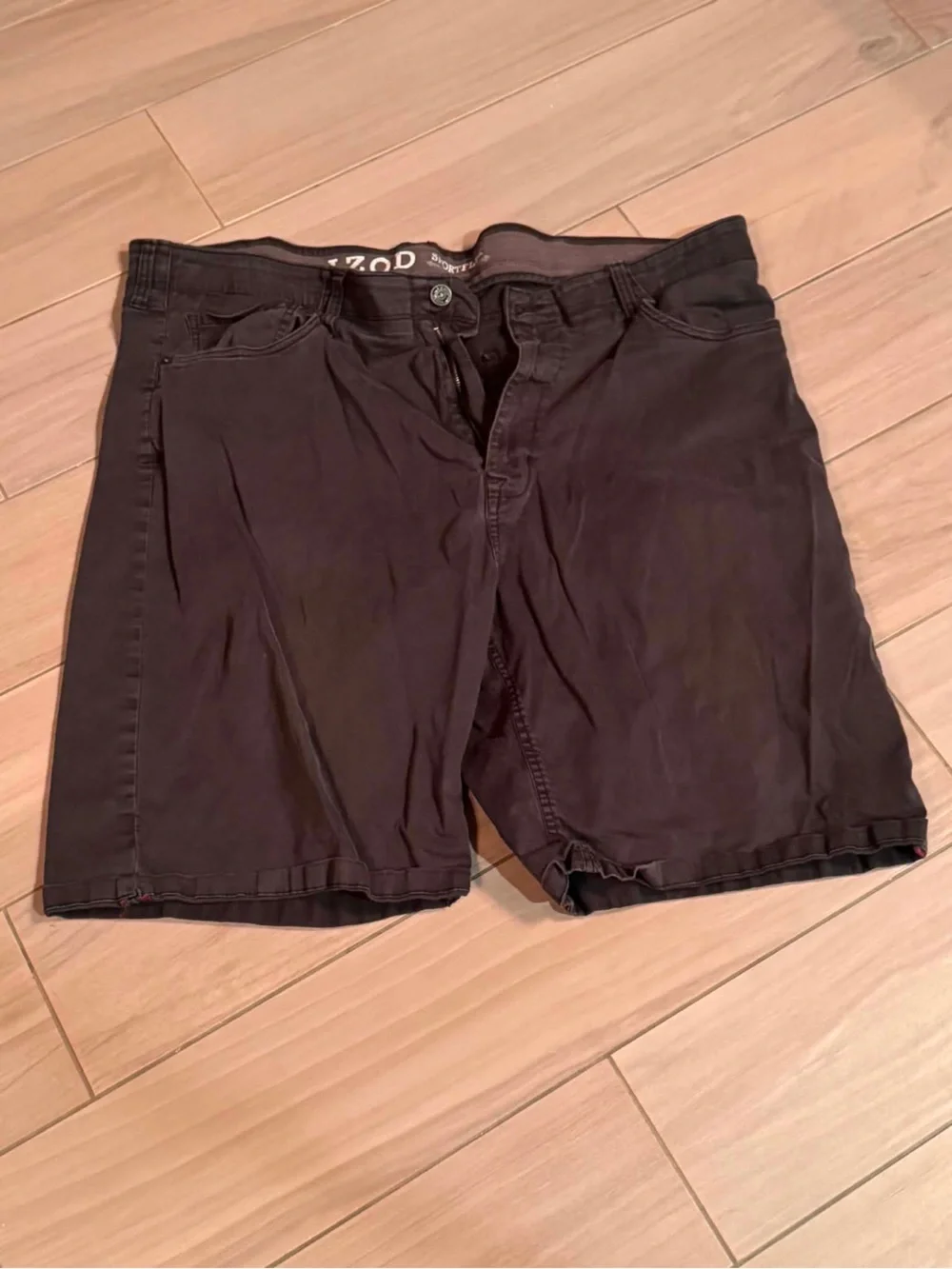 Izod Men's Flat-Front Shorts size 42